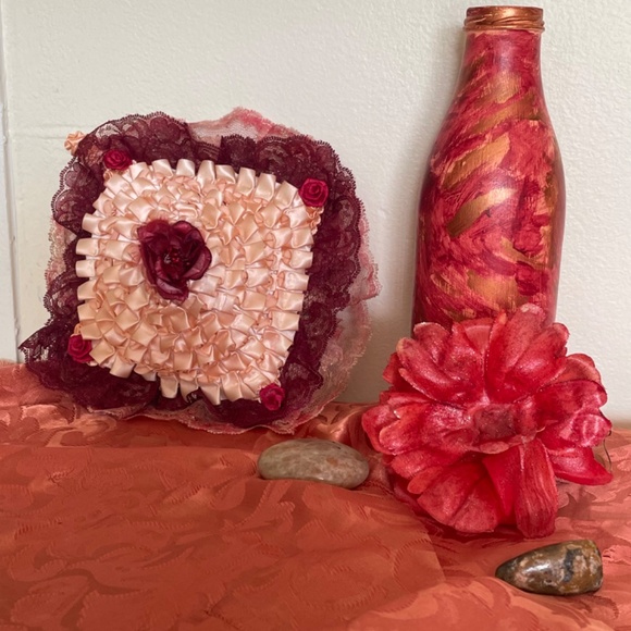 Hand Crafted Blossoms&Petals Of Mystique GypsyBottle&Pillow Set - Picture 9 of 11